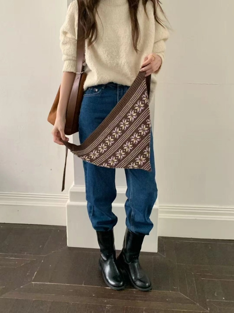 Best Storage Tips for Keeping Your Wool Triangle Scarf Fresh