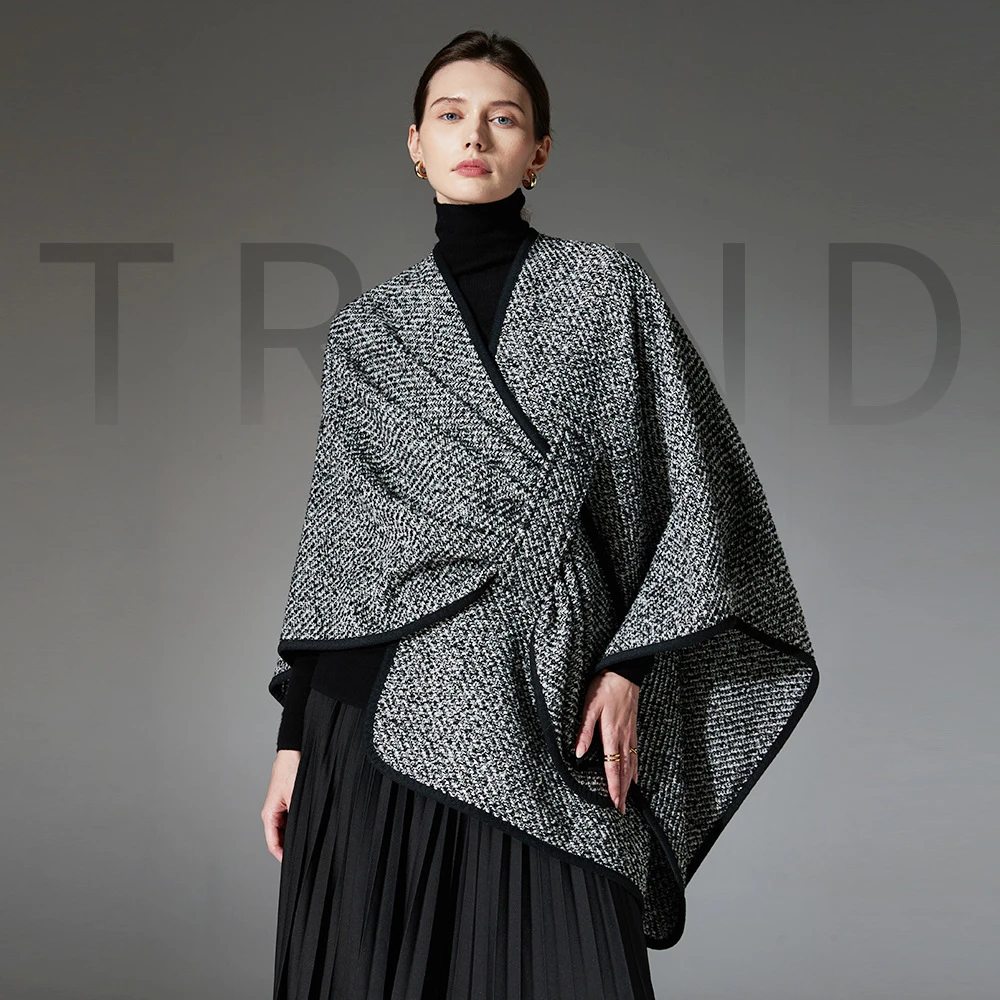 Custom Black And White Wool Knitted Shawl