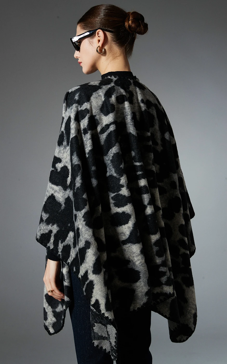 Customized Two-Color Leopard Print Shawl Wrap