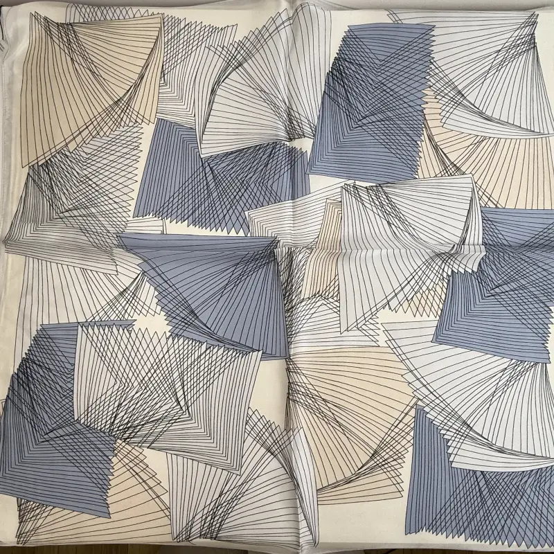 Wholesale 100% Pure Mulberry Silk Blue Geometric Scarf Modern Linear Pattern Silk Scarves Bulk Wholesale 100% Pure Mulberry Silk Blue Geometric Scarf Modern Linear Pattern Silk Scarves Bulk